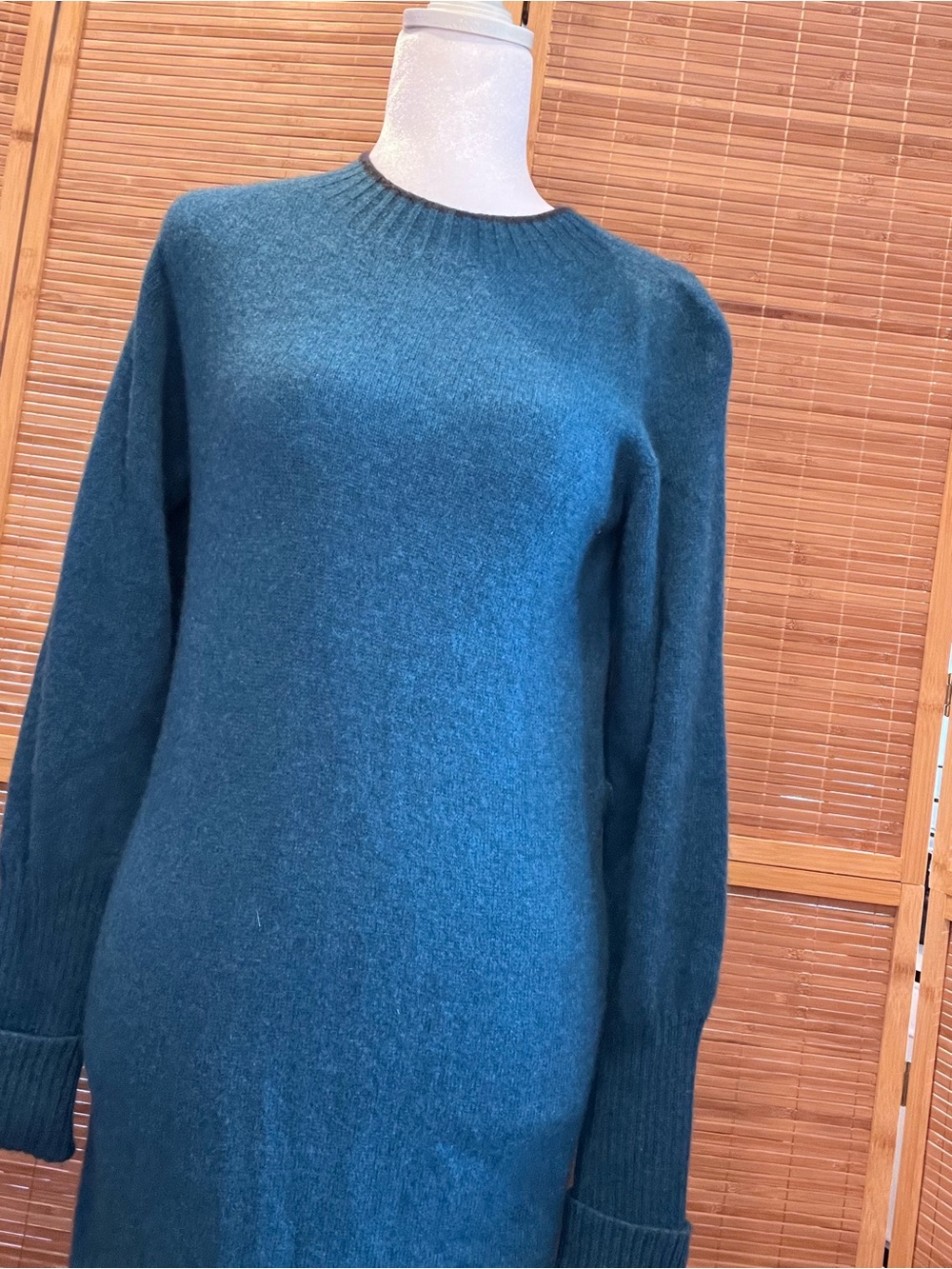Brora 100% Scottish cashmere, long sleeve belted sweater dress US 6
